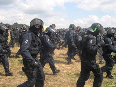 freetekno_police_czech.jpg